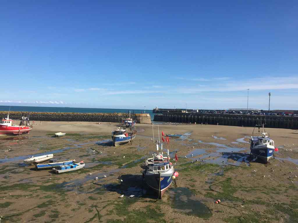 FHC Sprachreisen - Folkestone England Hafen bei Ebbe