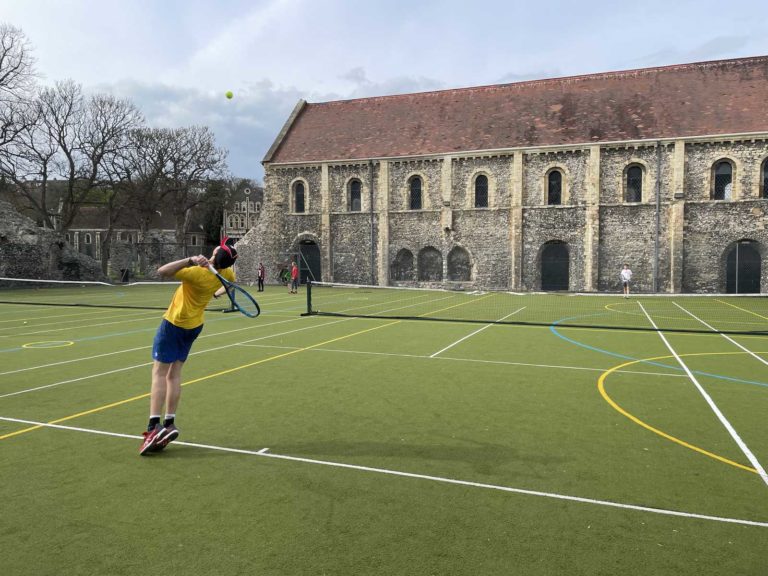 FHC-Sprachreisen - Tennis im Dover College O22